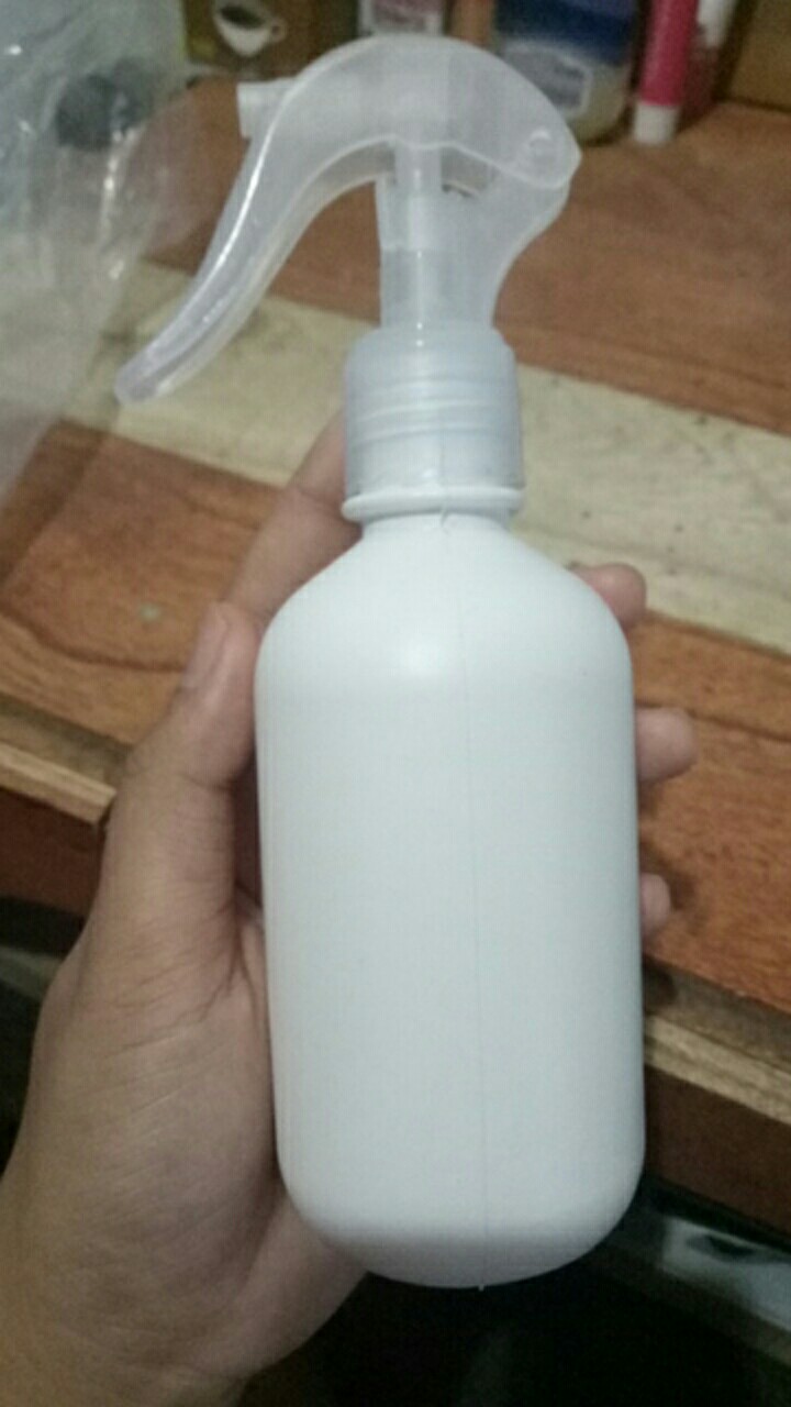 Botol Sprayer Trigger 250ml Warna Putih Susu