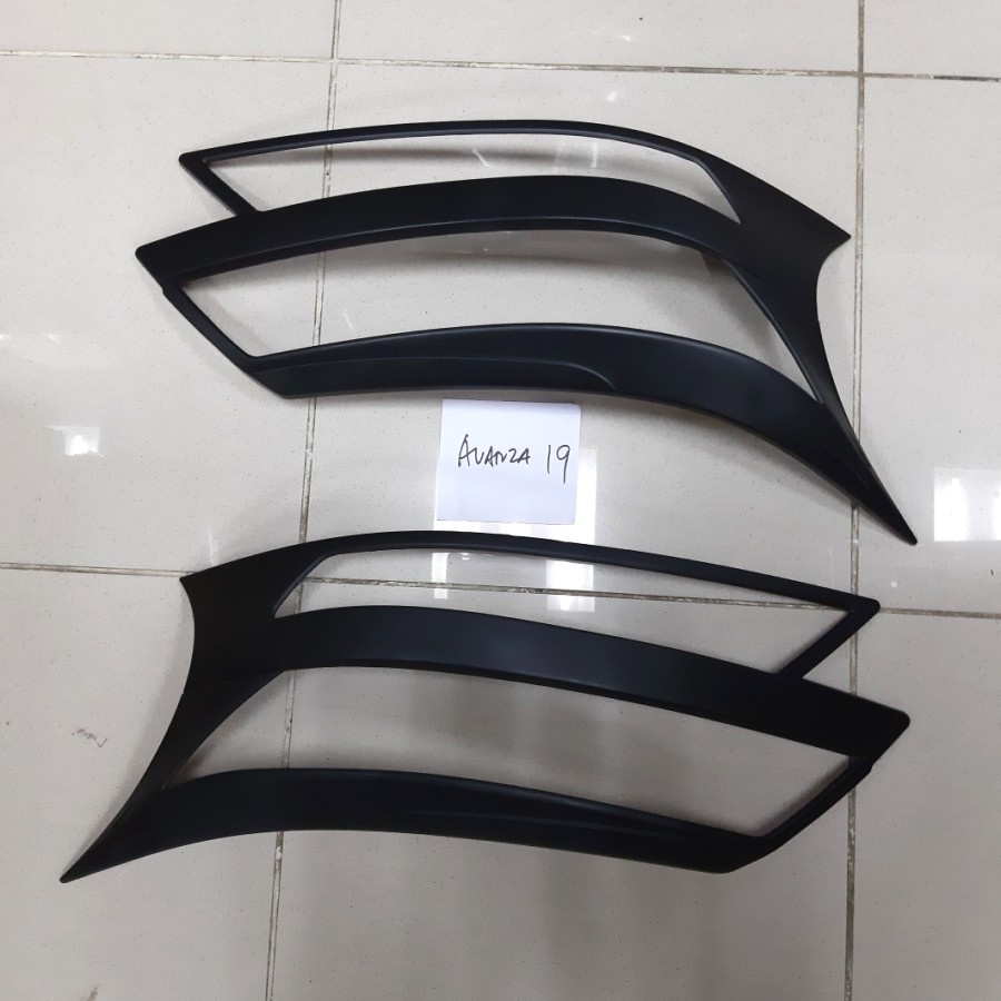 Garnish depan mobil tyt Avanza 2019-2021