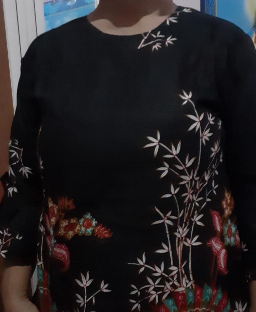 Blouse Atasan Batik Wanita-motif Kipas Merah Sania Ruffle Batik Atasan Ndoro Jowi Dnt Fairuz Arrafiq