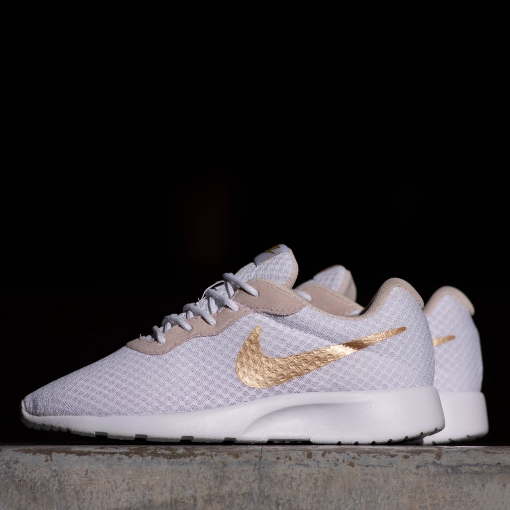 SEPATU WANITA NIKE TANJUN WHITE GOLD PEDING PEACH