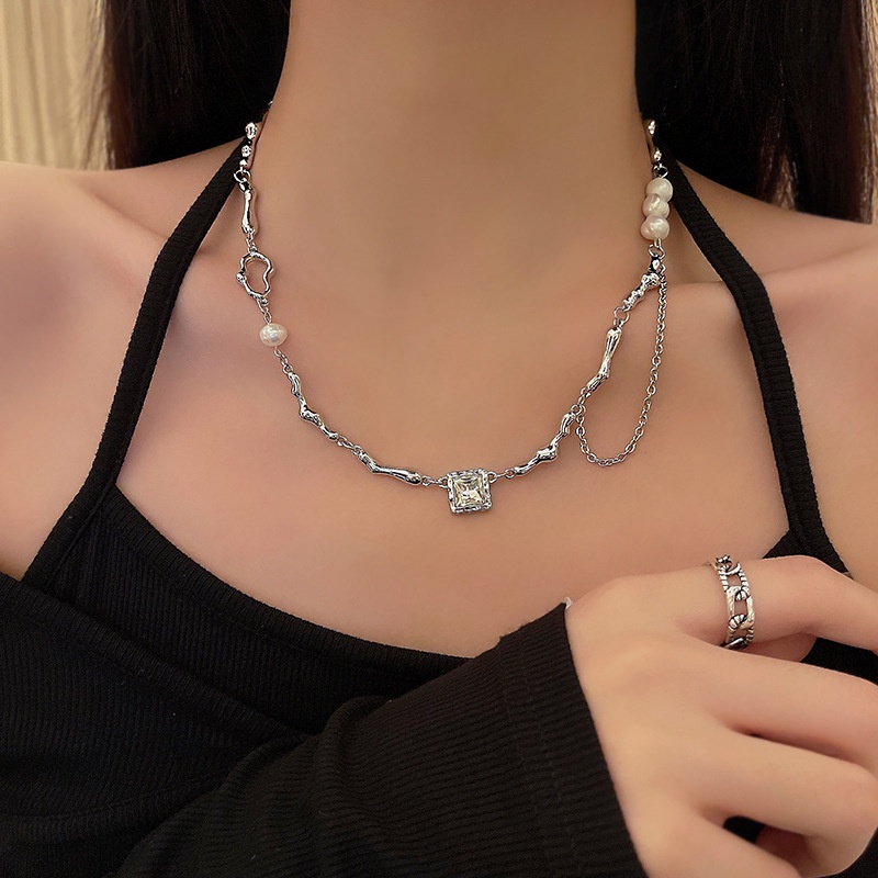 Kalung Choker Bahan Titanium steel Aksen Mutiara Zirkon Untuk Perempuan