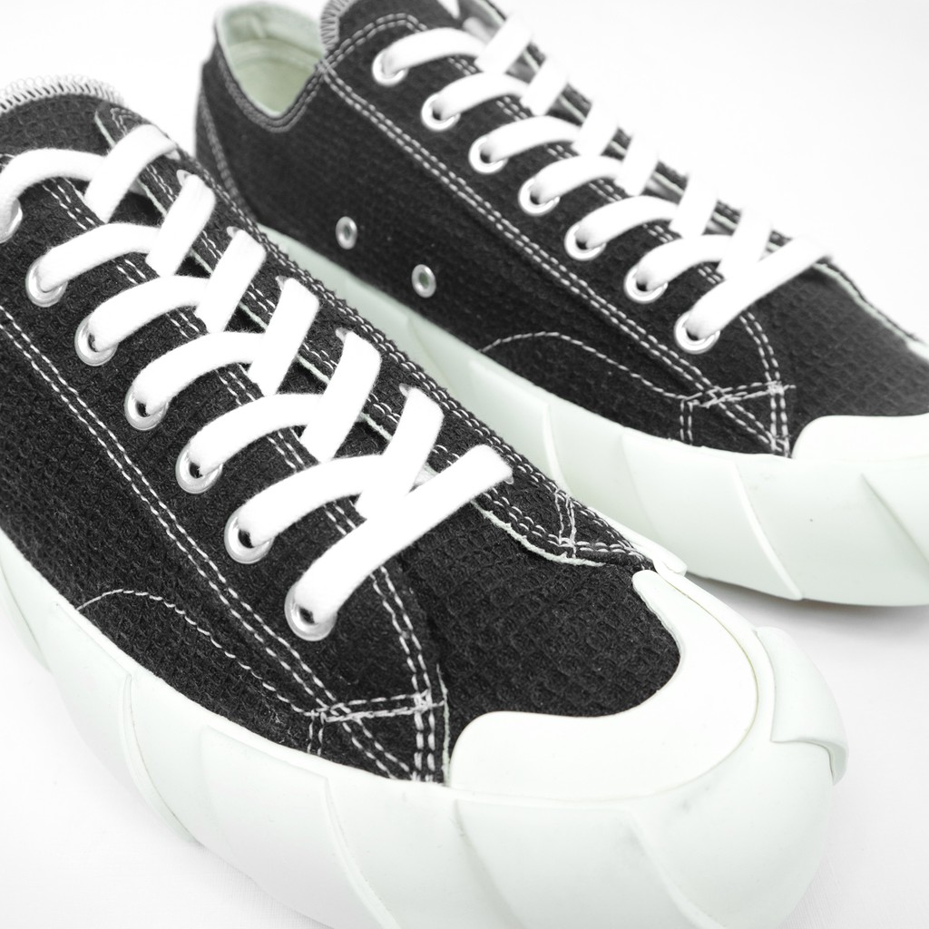 RAFHEOO FOOTWEAR - Low Waffle Black White - Sepatu Lokal