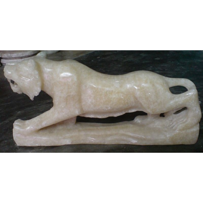 Patung Macan Onyx
