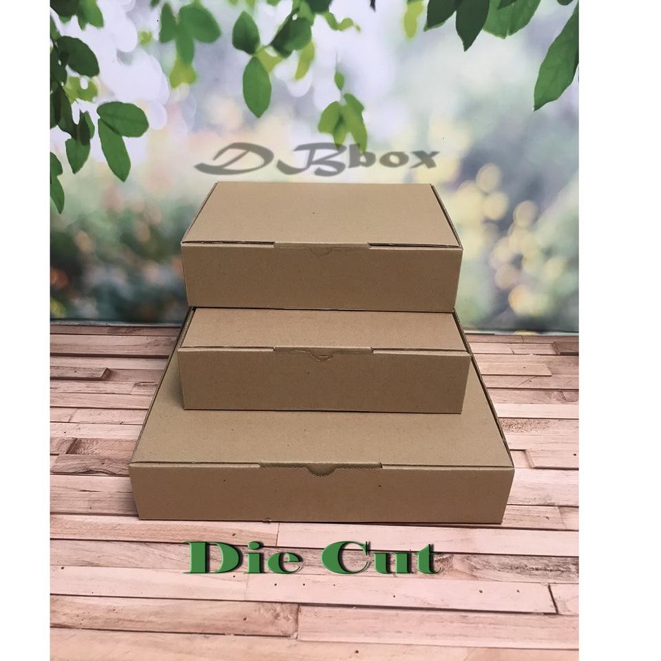 

( 10 Pcs ) Kardus uk. 30x20x5 cm...Die Cut untuk kotak baju - Aksesoris - dll, model box pizza (KO
