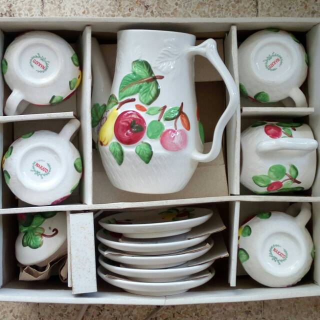Coffee and Tea Set Nakato Timbul (satu set teko keramik)