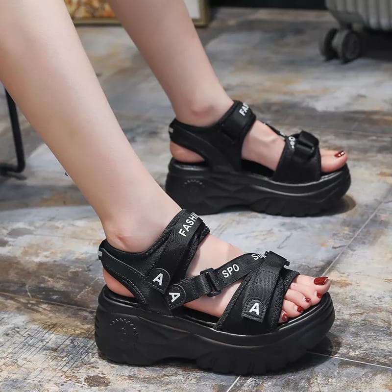 sandal gunung wanita sport