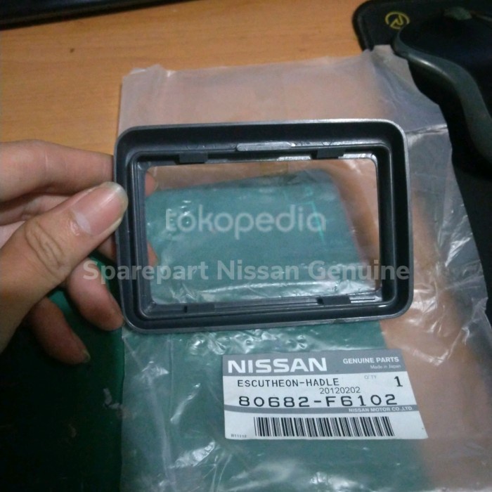 COVER HANDLE DALAM TERRANO ORIGINAL NISSAN