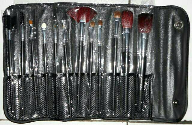 KUAS MAKE UP BRUSH SET ISI 12/MAC DOMPET