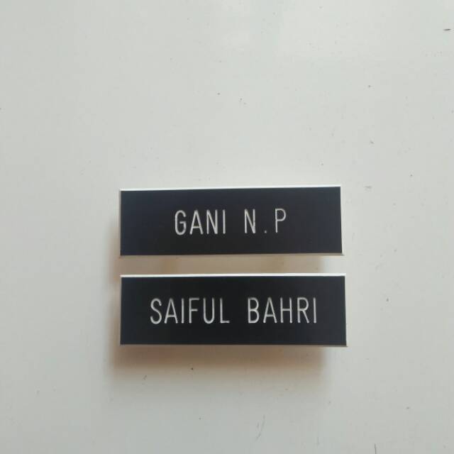 

Papan nama