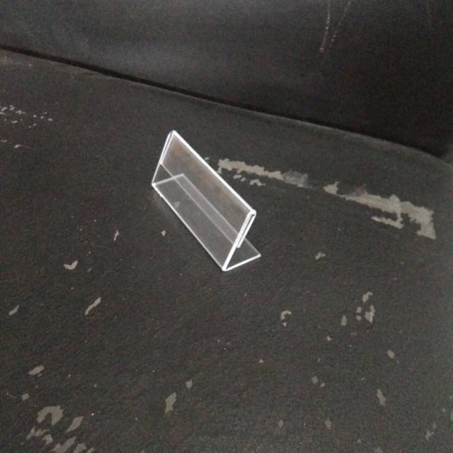 

Tempat kartunama acrylic 3x7cm