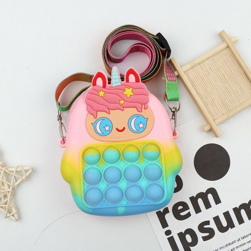 Kode :SALE ELJ 4590 tas selempang /tas bahu / tas import / Tas fashionIDR :50 rb
ukuran : 12.7 x 10,