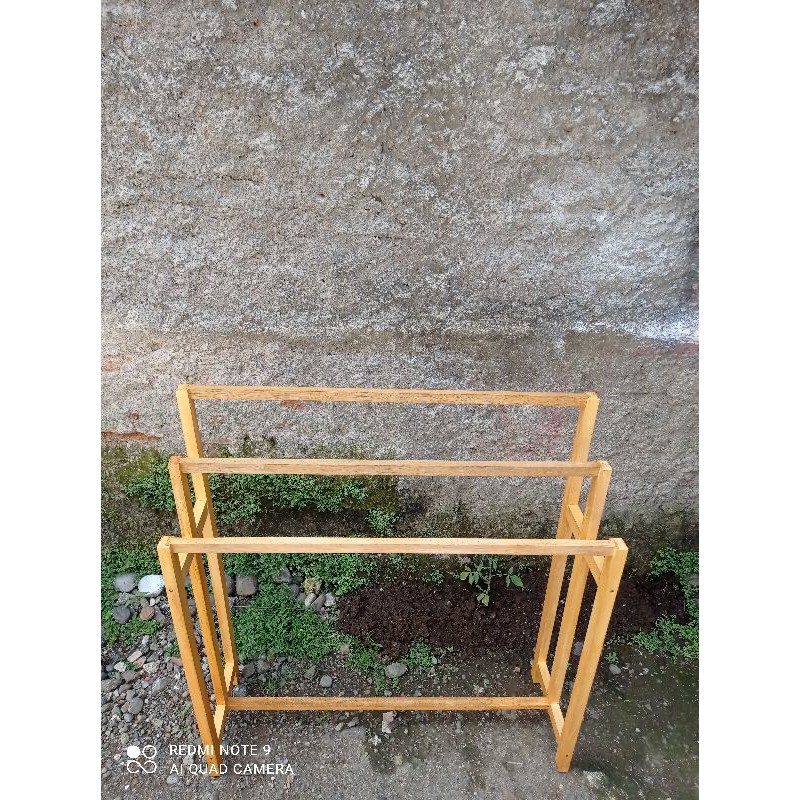 tempat jemuran handuk dan baju bahan kayu
