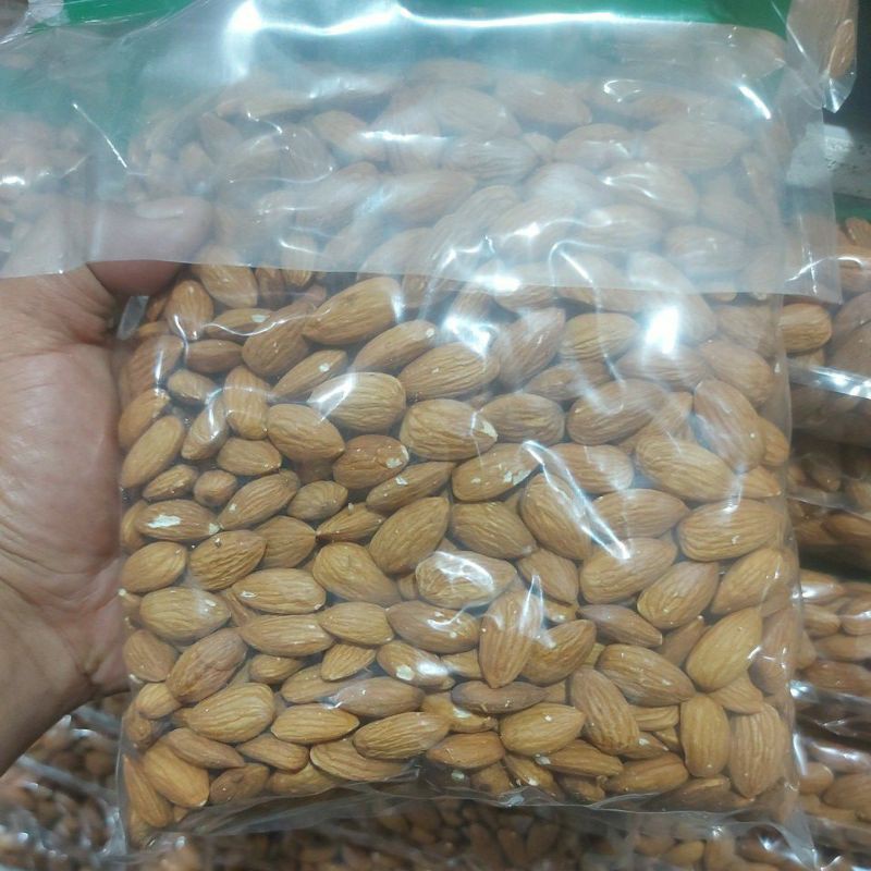 Kacang almond 1kg/ Kacang Almond Roasted