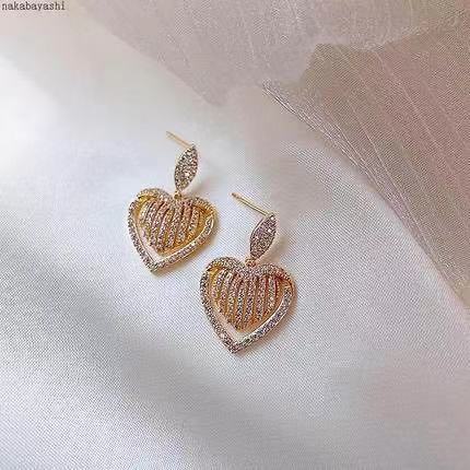 Cinta hati anting-anting anting-anting 925 perak stud anting-anting wanita Korea hollow jantung sede