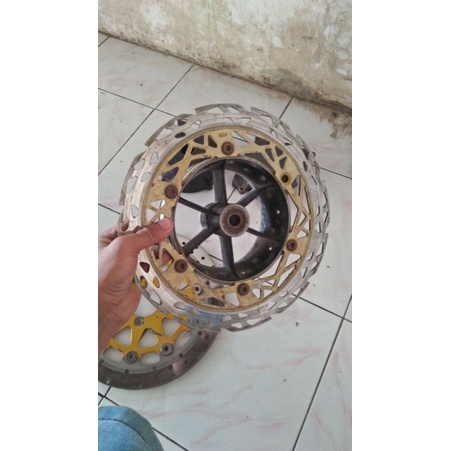 tromol depan ninja r