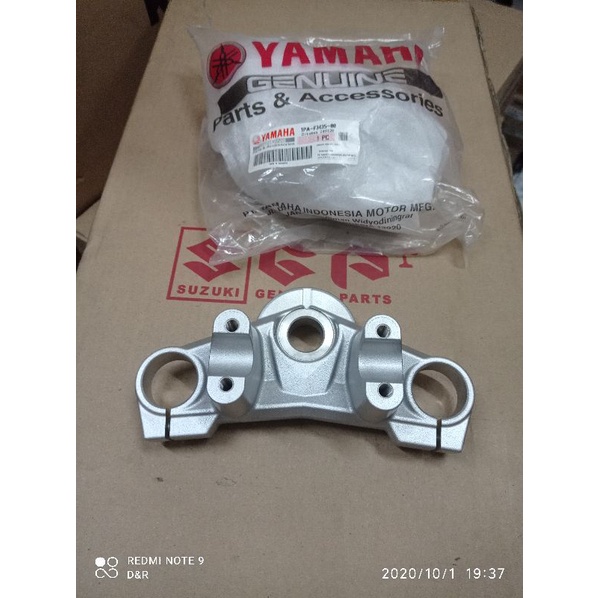 SEGITIGA ATAS VIXION NEW DUDUKAN STANG STIR VIXION NEW ORIGINAL YAMAHA 1PA-F3435-00