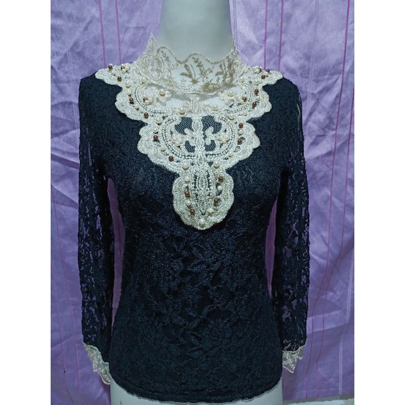 Baju Brokat Gold ala Syahrini