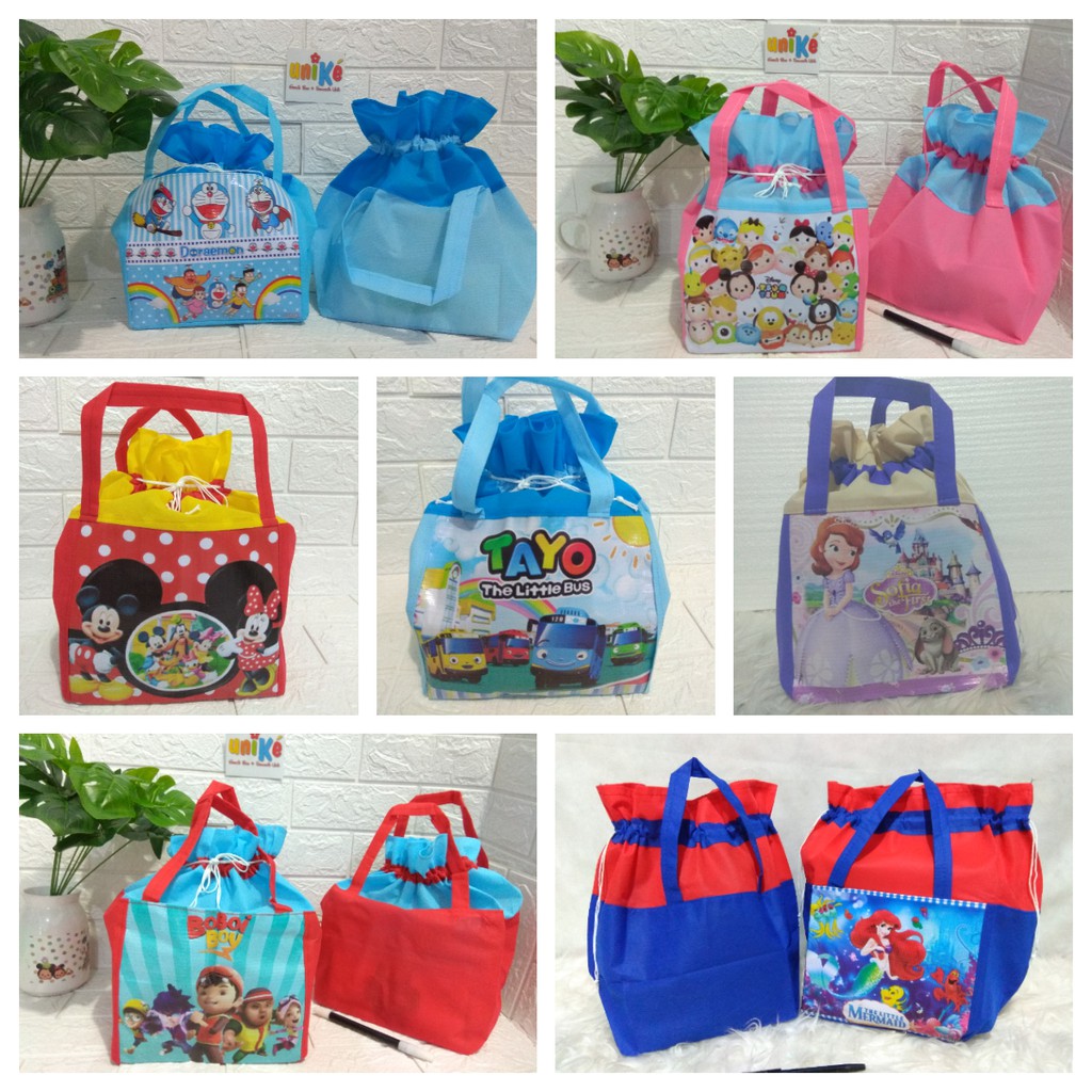 

Goodie Bag Ulang Tahun Serut Karakter / Tas Bingkisan Snack Nasi Kotak Dus 18 D18 V18