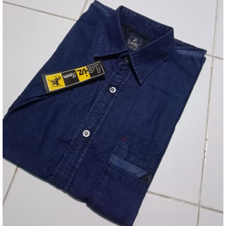 Kemeja Levis lengan pendek