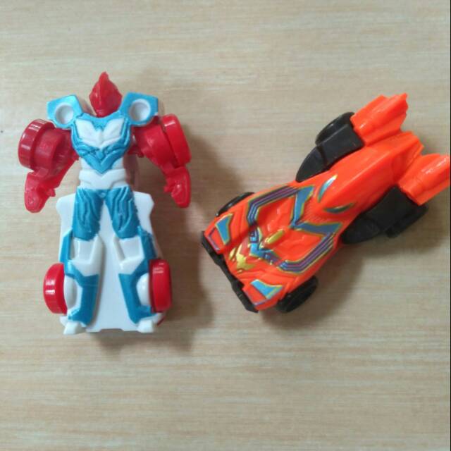Mainan robot Ultraman Transform Car / altman Deformation car Ultraman Murah