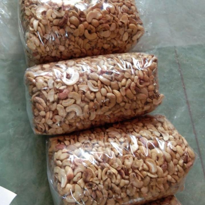 

Trend now / 9CHSK kacang mede patahan super 1kg mateng goreng /Terbatas