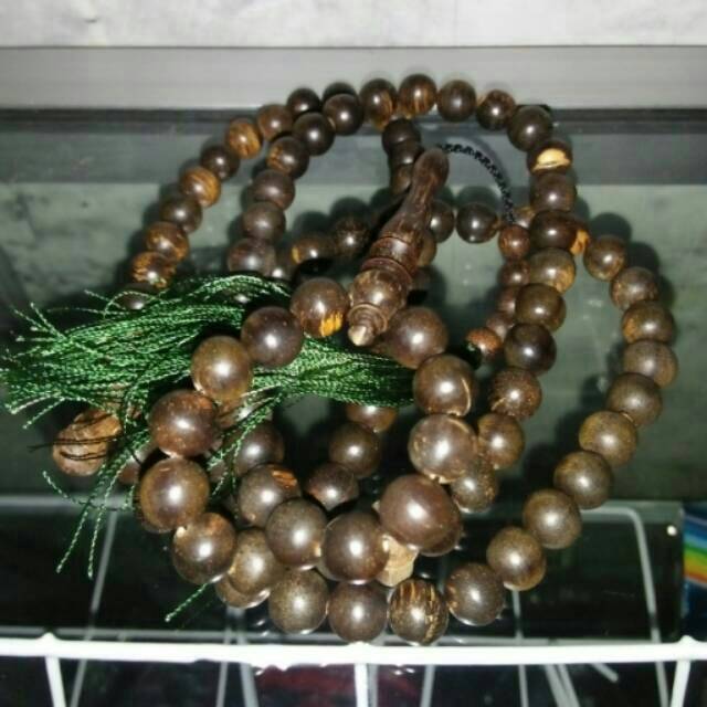 Tasbih gaharu hitam