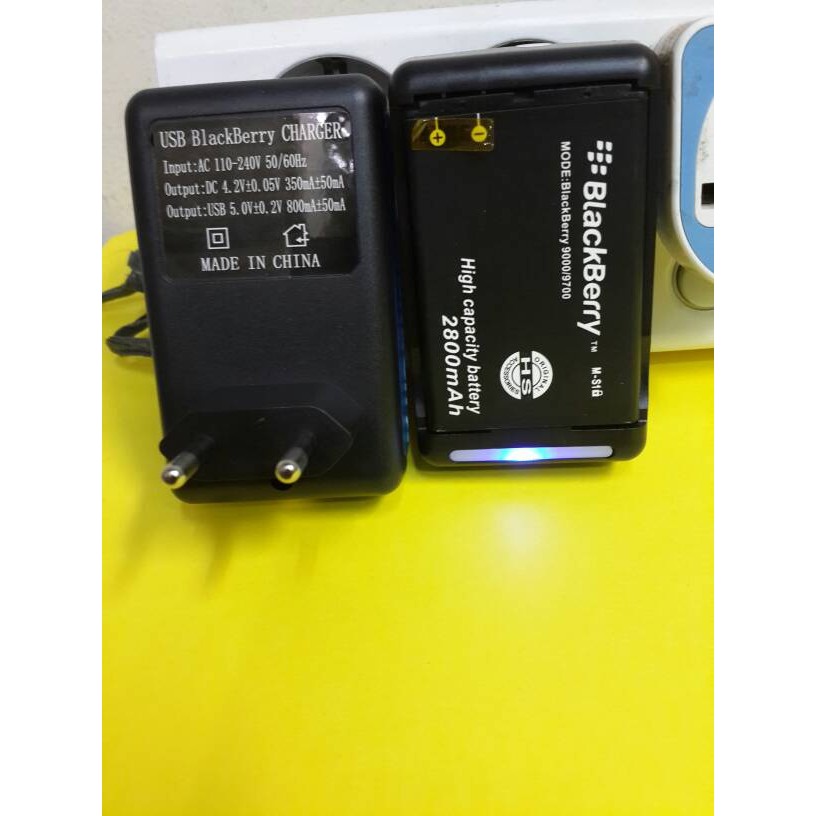 Charger Desktop Blackberry Bold (Semua Baterai Ukuran Bold)