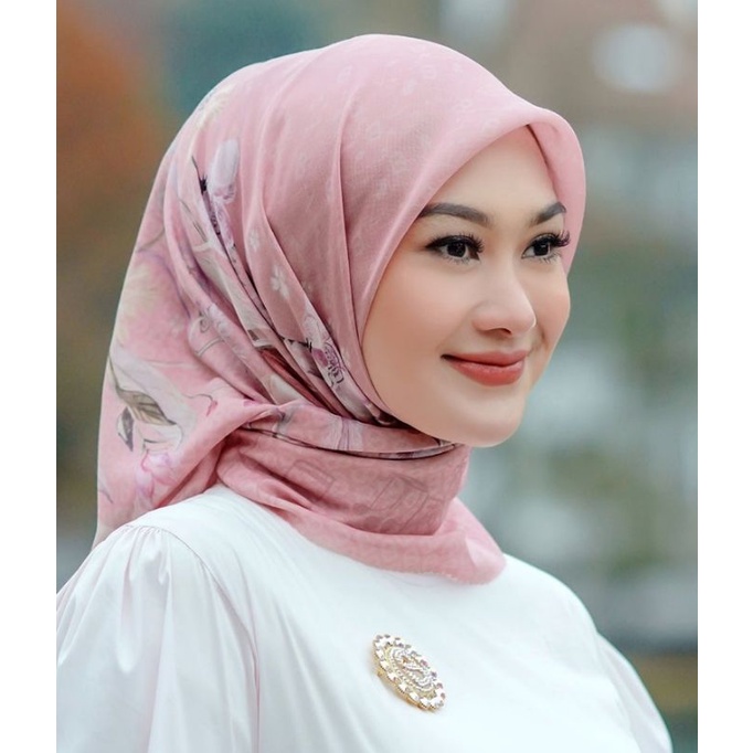 New As is item The Nada series La voal Reguler by buttonscarves x indah nada puspita, new york 3 cou