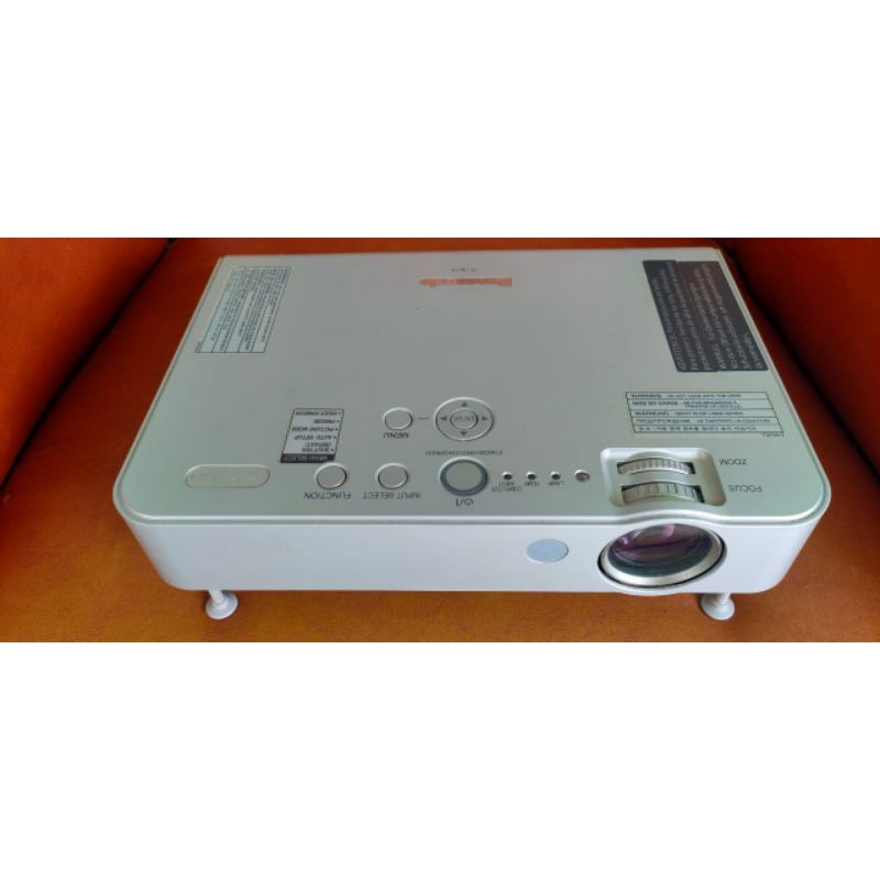 PROYEKTOR PANASONIC