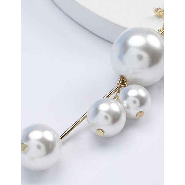 LRC Anting tusuk Fashion Pearl Alloy Snowflake Multilayer Imitation Pearl Earrings With Diamonds