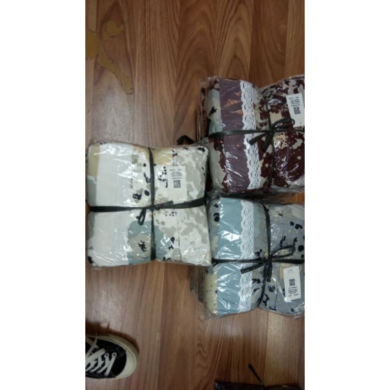 Mukena Tazbiya Arumi Series Grey/Cream/Maroon Jumbo Katun Rayon Adem Motif Cantik