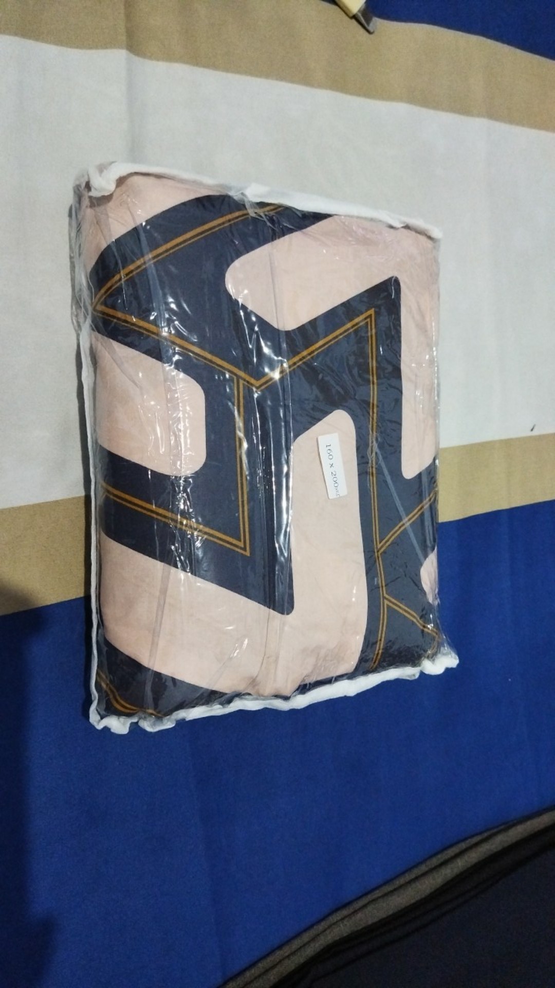 Sprei Double 160x200 And 140x200 Bahan Katun Star Cvc Lokal  Bisa Custom Ukuran  Kotak Pesan