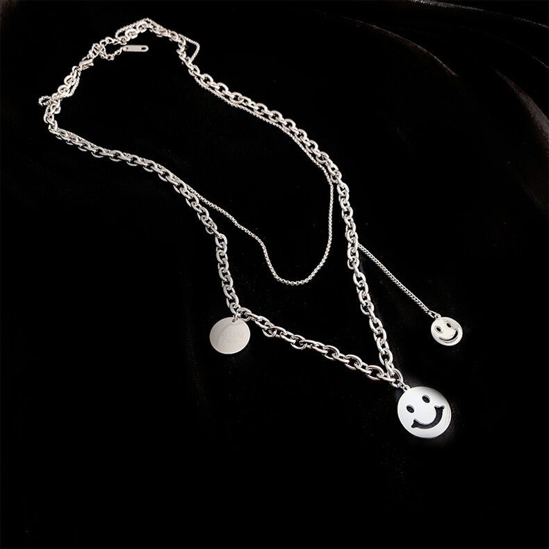 Fashion Hip Hop Smiley Face Liontin Baja Titanium Kalung Lapisan Ganda