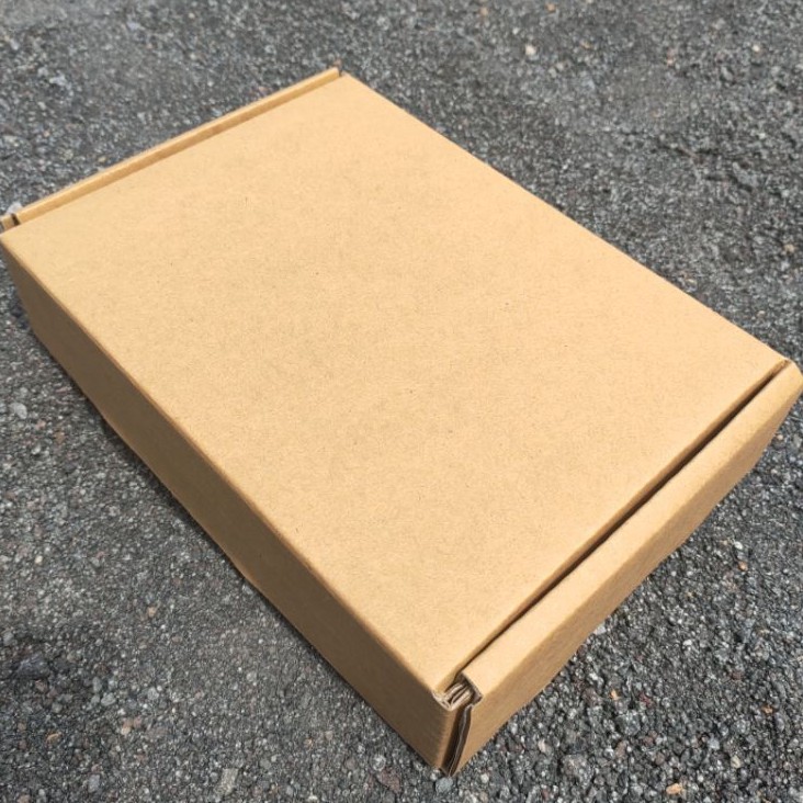 

Kardus 20x15x5 (FLove)