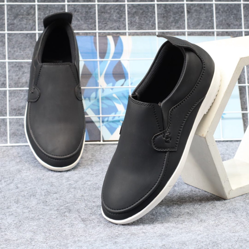 Enoz X Shaka - Sepatu Slip On Pria Original Kulit Synthetic PU Casual Formal Kerja Slop Cowok Branded Ori Distro Kasual Keren Modis Nyaman