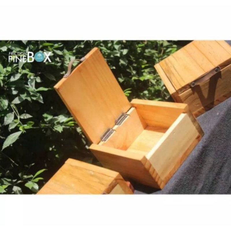 Kotak hampers/kotak kayu engsel