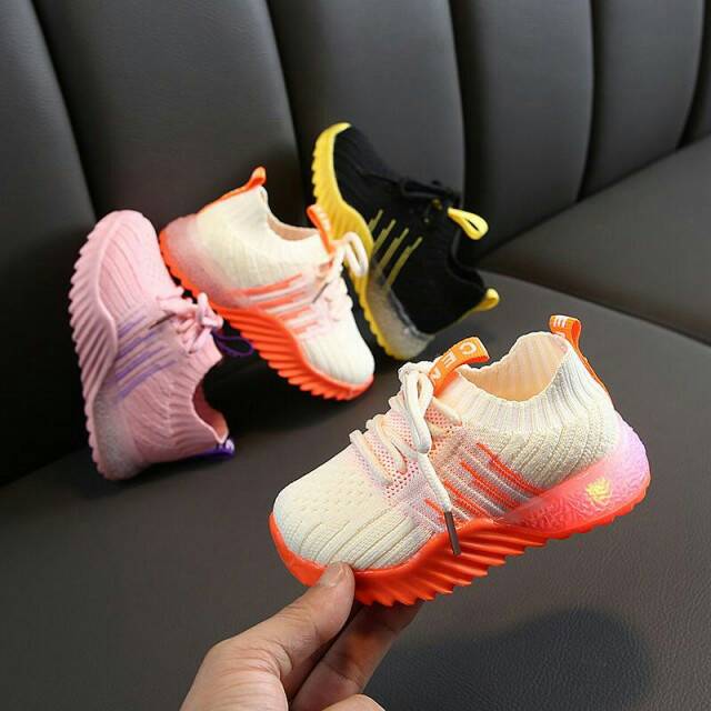 Sepatu Sneakers Anak Import WSN203/A-13 (4 sampai 6 tahun)
