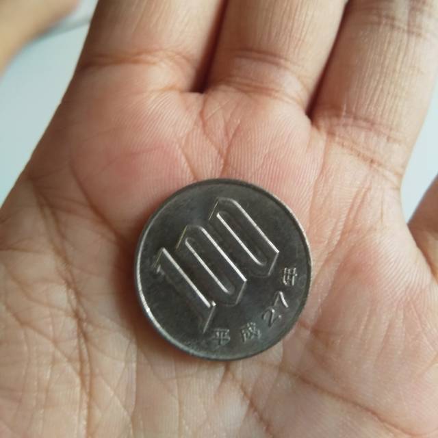 Koin 100 Jepang bunga sakura asli