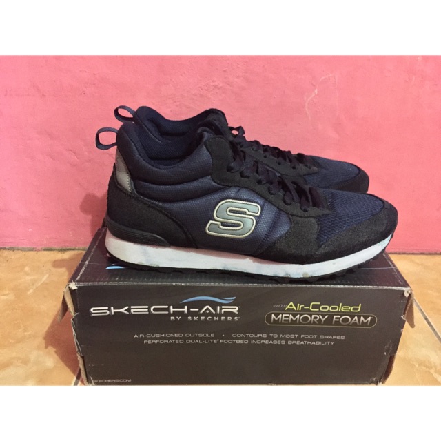 skechers memory foam casual shoes