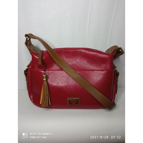 Preloved_Tas_Selempang_Wanita_Warna_Merah_Merk_FOSSIL