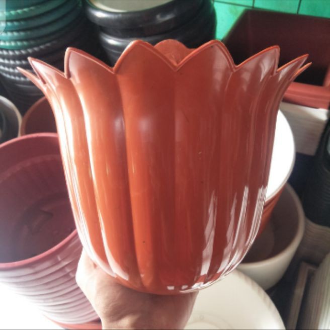 pot tempel plastik coklat /pot tanaman