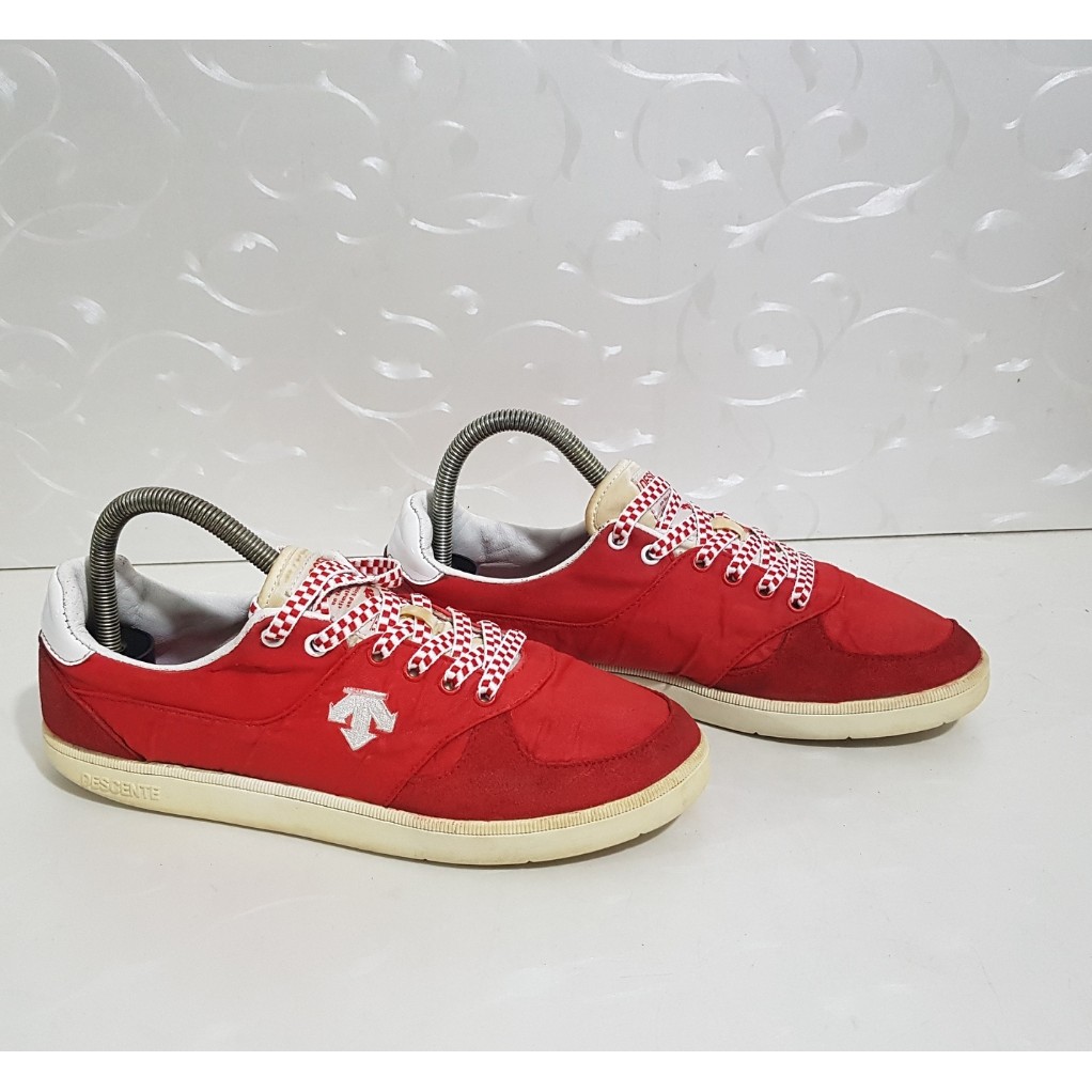 Sepatu DESCENTE - Size 40 SD 41 - Original 100% - Scd