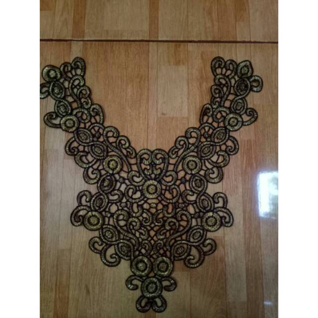 Renda bordir leher depan