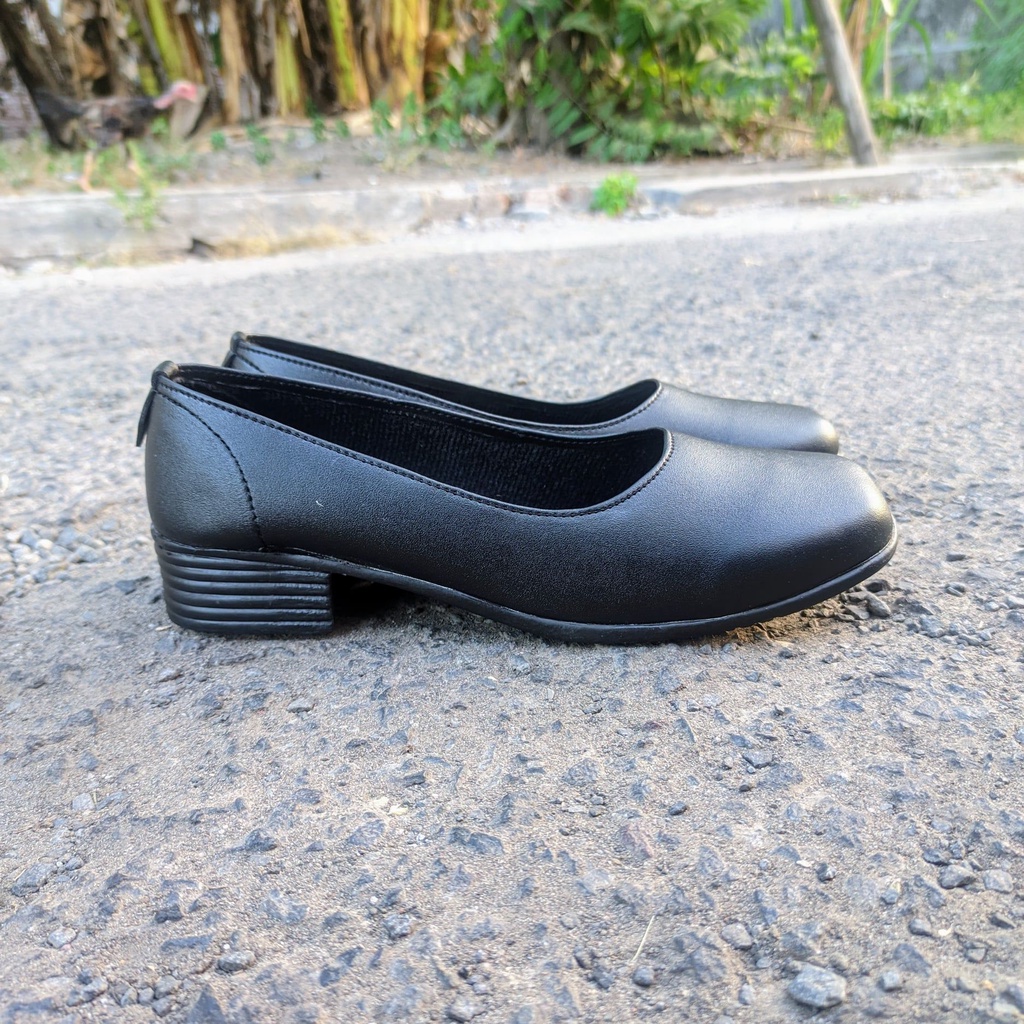 SAKAKI - Sepatu Docmart Slip On Wanita Loafers Mewah Dan Elegant - BLACK