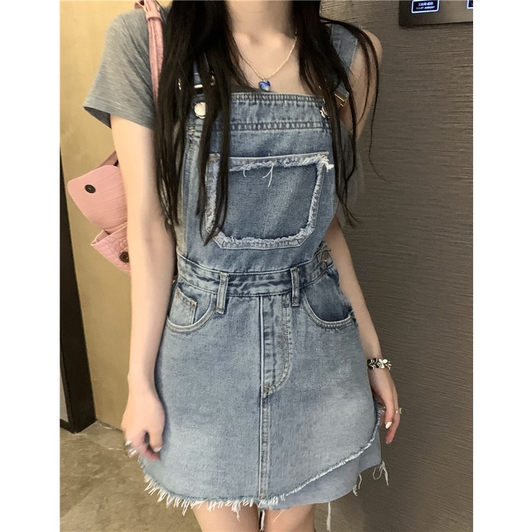 Mini Dress palsu dua potong desain suspender rok wanita musim panas tidak teratur tepi mentah denim