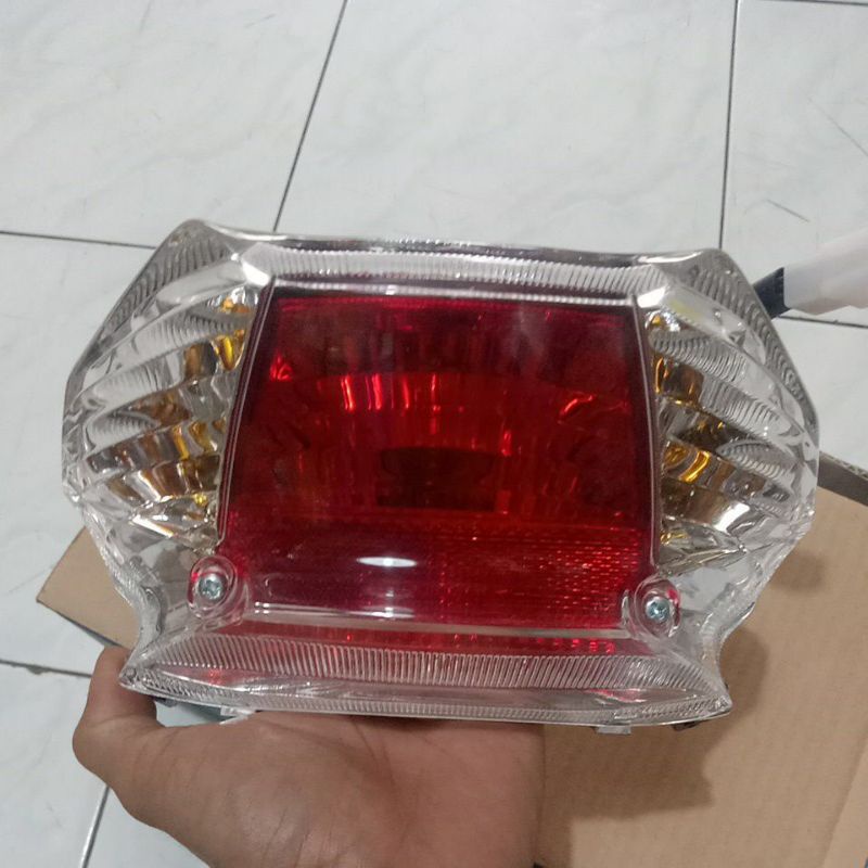 stoplamp Mio sporty Mio old 1 set lengkap dengan bohlamp Assy merk win