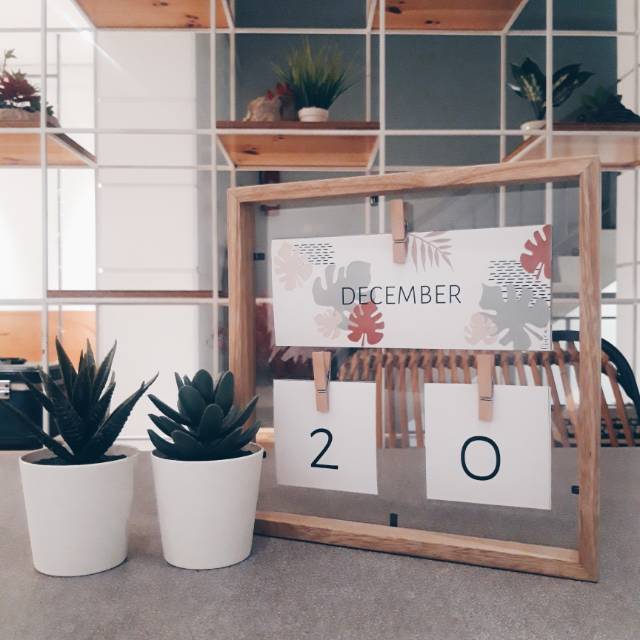

Daily Calendar / kalender meja unik