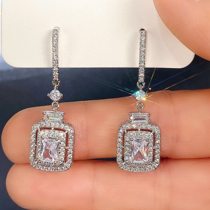 Anting Tusuk Gantung Wanita Hias Cubic Zirconia Gaya Simple / Elegan Untuk Pernikahan / Pertunangan