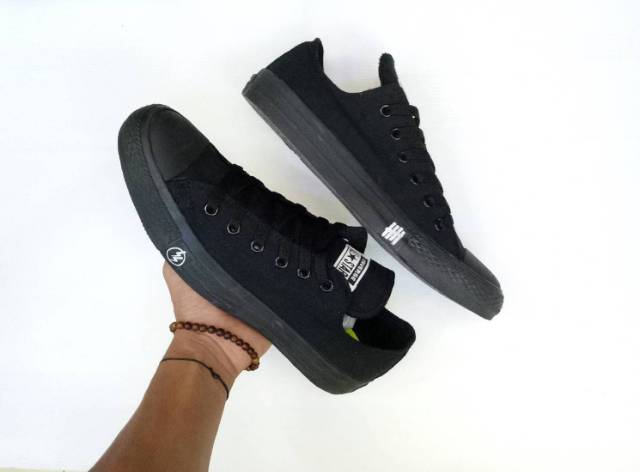 Converse Chuck Taylor x Undefeated