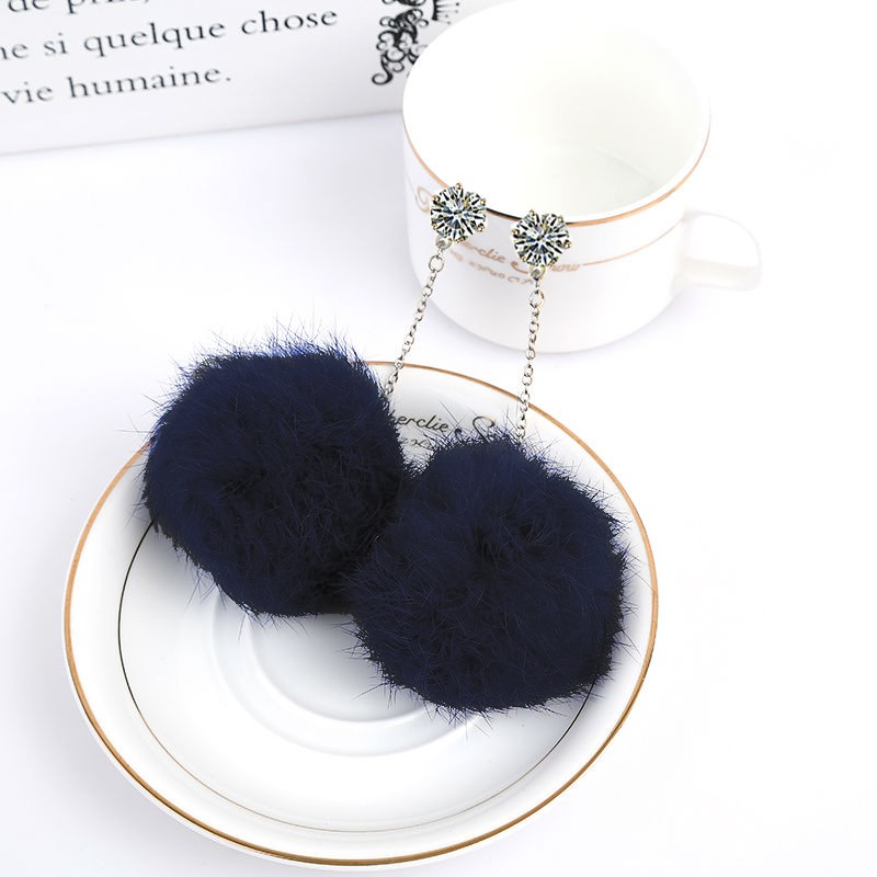 Anting Pompom Stud Diamond Diameter 3 cm  Miss  90